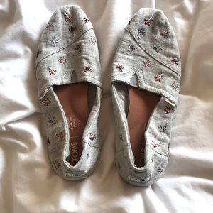 Tom’s Grey Canvas Bug Print Shoes